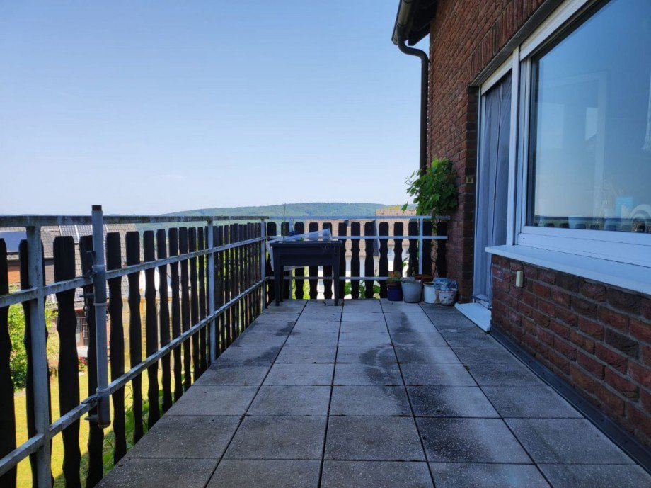 Balkon Erdgeschoss Reihenendhaus Wetter