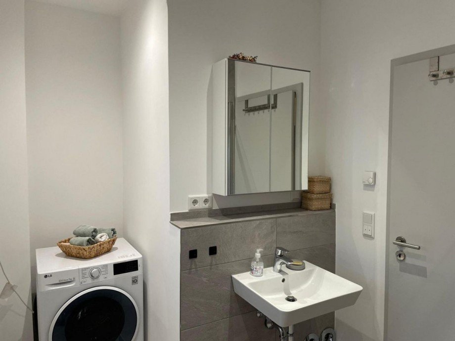 Tageslichtbad mit Dusche EG Maisonettewohnung Wetter