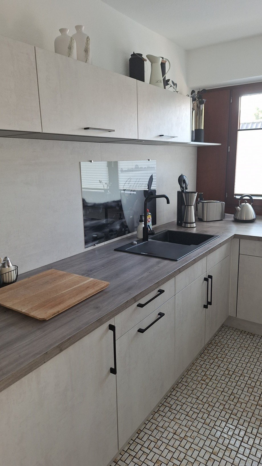 Einbauk�che mit viel Stauraum Etagenwohnung Wetter