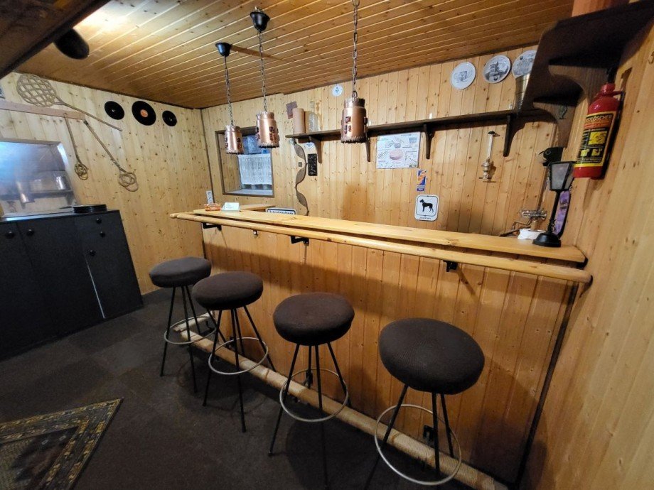 Hobbykeller mit Bar Reihenendhaus Sprockh�vel