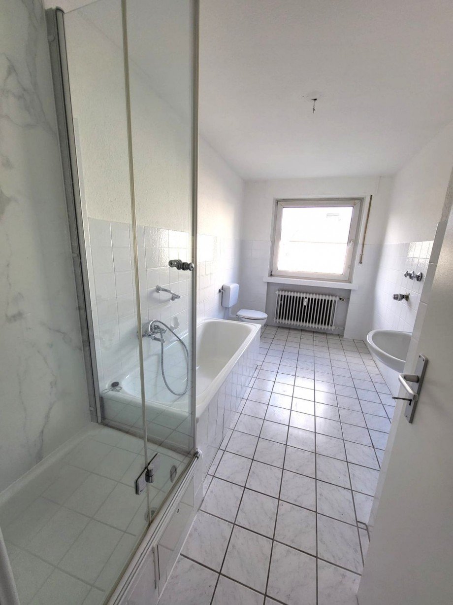 Bad mit Wanne und Dusche Etagenwohnung Wetter (Ruhr)