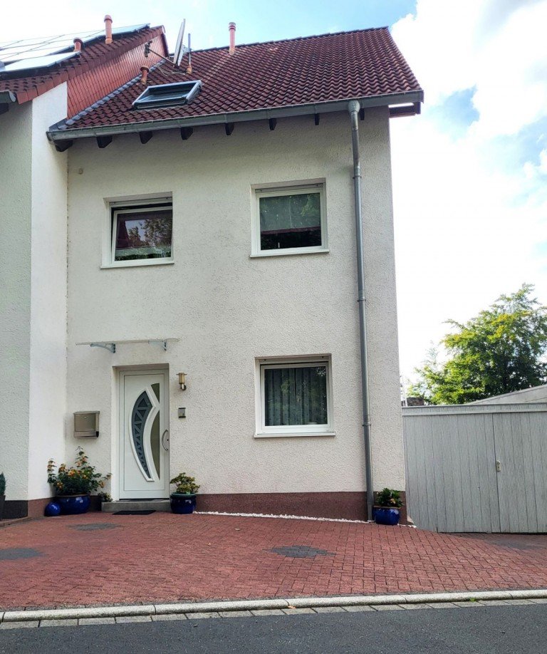 Hausfront Wetter (Ruhr) Reihenendhaus Reihenendhaus in Toplage von Wetter-Grundsch�ttel zu vermieten