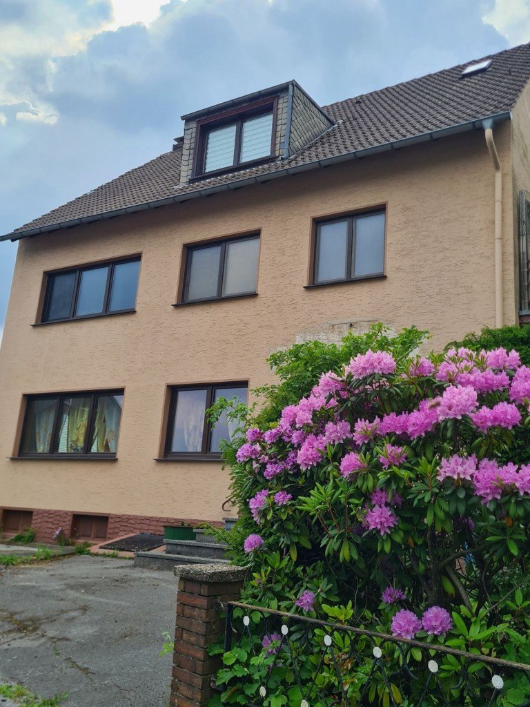 Front Remscheid Haus +++VERKAUFT+++Gro�es Mehrfamilienhaus mit Gewerbeeinheiten in infrastrukturell g�nstiger Lage