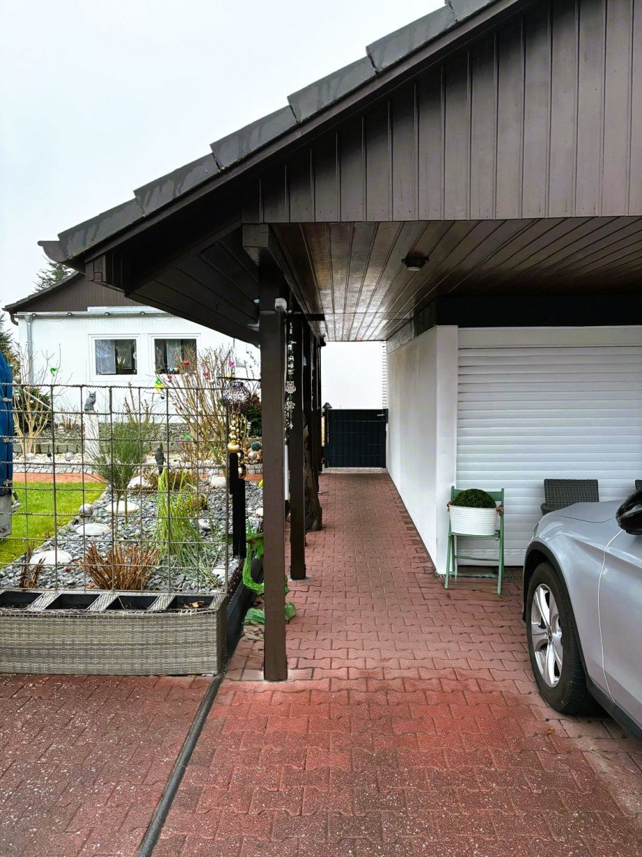 Garage, Stellpl�tze Einfamilienhaus H�velhof