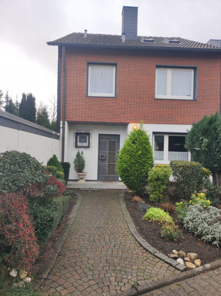 Hausfront Bochum Reihenendhaus +++VERKAUFT+++Exklusives Reihenendhaus in BO-Oberdahlhausen